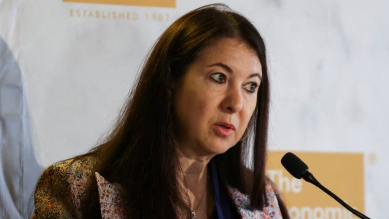 Fed Yönetim Kurulu Üyesi Adriana Kugler Görevinden İstifa Etti